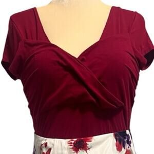 Elie Tahari maroon sweetheart neckline top - Large